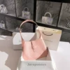 Товары от 雅各邦 Jacoponnus 轻奢女包