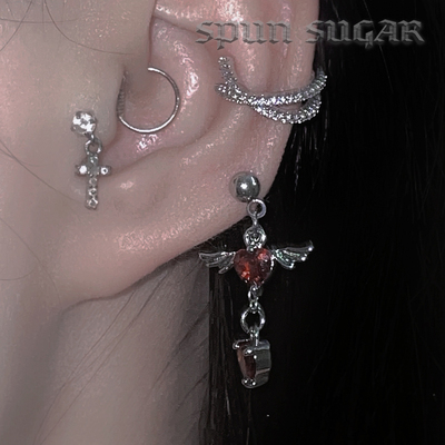 taobao agent Dark hot girl spider cross ears nails super glitter love wings, wings, litto titanium conjug colar tittings