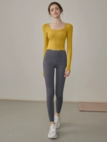 Желтый лонгслив, леггинсы, комплект, с драгоценным камнем