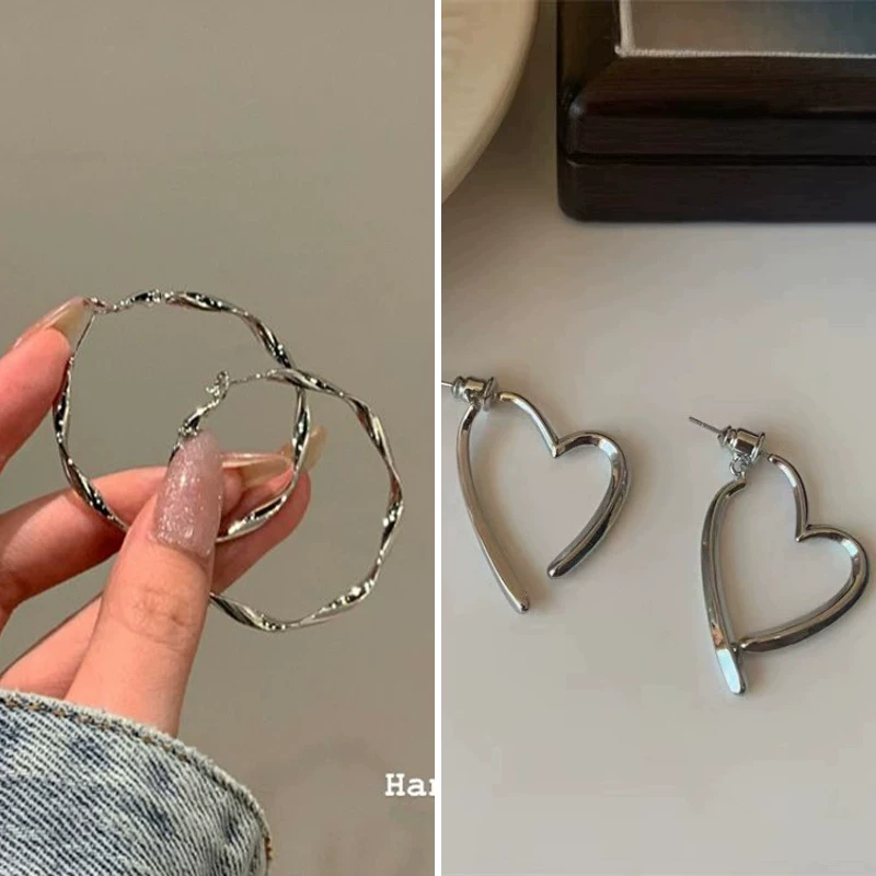 Крупные серьги с хвостиком