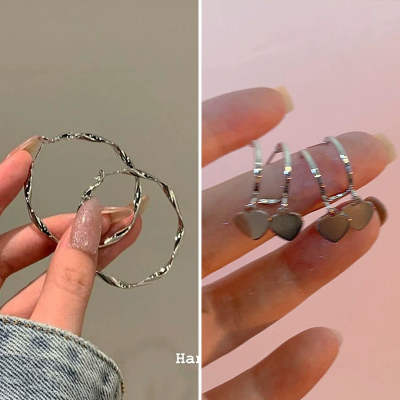Крупные серьги с хвостиком