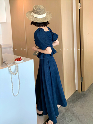 taobao agent Retro denim set, summer summer clothing, short brace, top, fitted umbrella, French retro style, 2022 collection, high waist