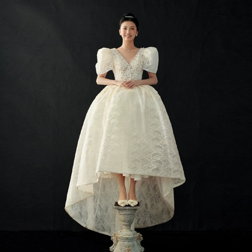 Белая кружевная одежда подходит для фотосессий для влюбленных из жемчуга, свадебное платье