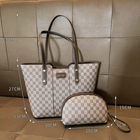 Маленький серый с маленькой сумкой без композиции без задней цепной сумки