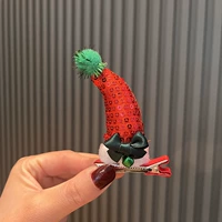 Красная заколка для волос