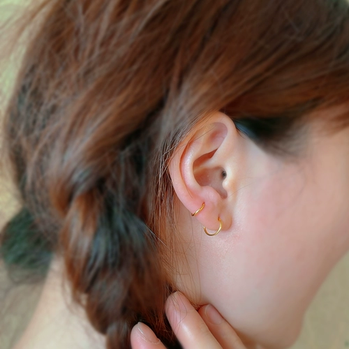 Золотые гипоаллергенные серьги подходит для мужчин и женщин, коллекция 2022