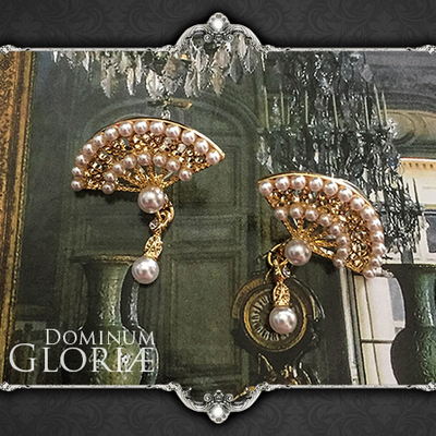 taobao agent Gloria ｜ Dance riddle European and American popular custom lolita retro ear pendant white pearl fan earrings