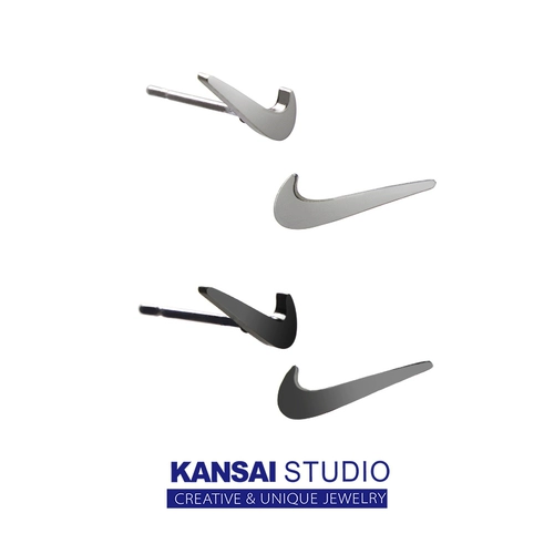 Такая же кампания Кансай Ван Цзяера против серьги для крюка Мужчины и женщины Тузл прохладные личность Пара титановые стальные темные серьги