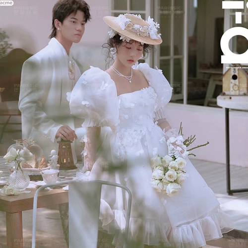 Белое свадебное платье, ретро топ без лямок на лацкан, рукава фонарики, в цветочек