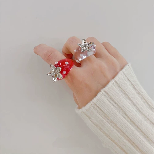 Клубника из жемчуга, брендовое милое акриловое кольцо, японские и корейские, популярно в интернете, на указательный палец
