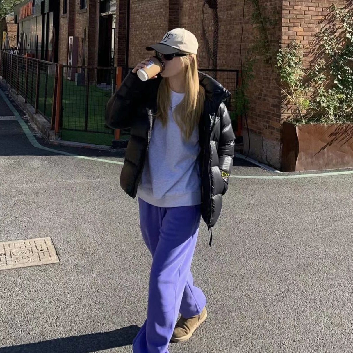 唐狮 DESSO 德索 加厚保暖黑金女式羽绒马甲 淘宝优惠券折后￥89.9包邮（￥389.9-300）