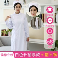 Стоя с длинной -густой модель