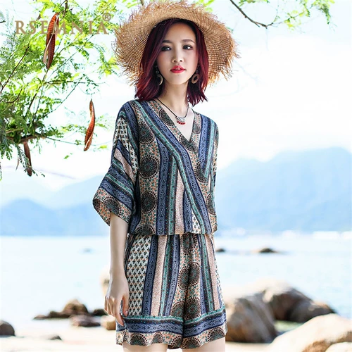 Шорты, приталенные штаны, комбинезон, коллекция 2021, V-образный вырез