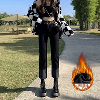 Черная модель два тонких бархатных девять точек