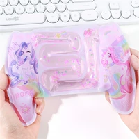 Пони пони [распаковывать бутылку с водой с бахромой]