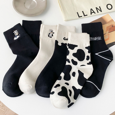 taobao agent Cotton demi-season white black sports socks, internet celebrity