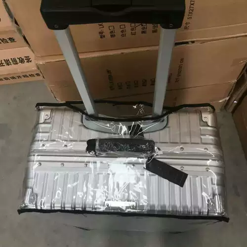 Чемодан, прозрачный защитный чехол