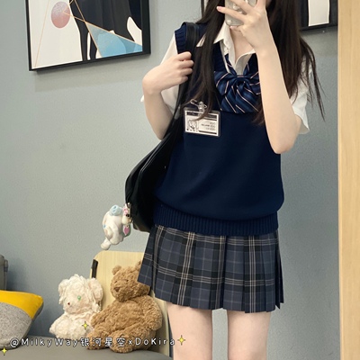 taobao agent Student pleated skirt, sweater, Japanese knitted vest, V-neckline