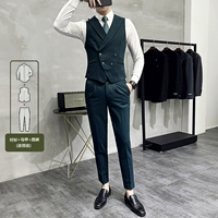 Зеленый жилет, штаны, рубашка, галстук-бабочка