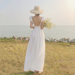 三亚旅游衣服棉麻沙滩裙白色复古露背长裙吊带连衣裙仙女裙度假