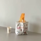 Кролик и клубника