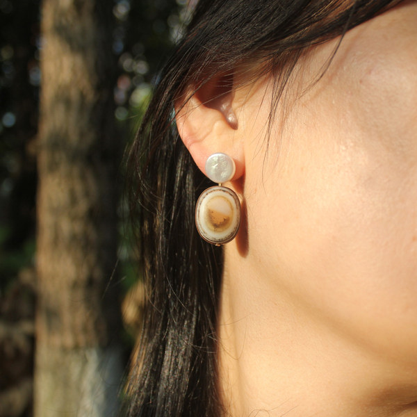 Натуральные небольшие дизайнерские ретро агатовые серьги из жемчуга, тренд сезона, французский стиль