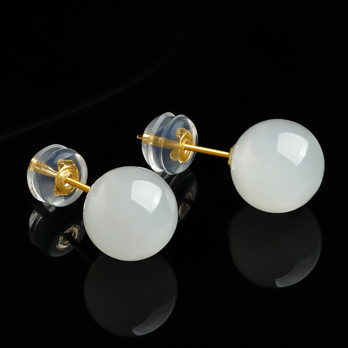 送料無料/プレゼント付♪ 和田玉 18k 耳环earring（奶白 milk white