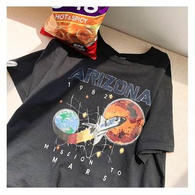 taobao agent Give you the universe ~ Planet print Tee short -sleeved Korean Ulzzang Retro Soft Girl College Loose Harajuku T -shirt