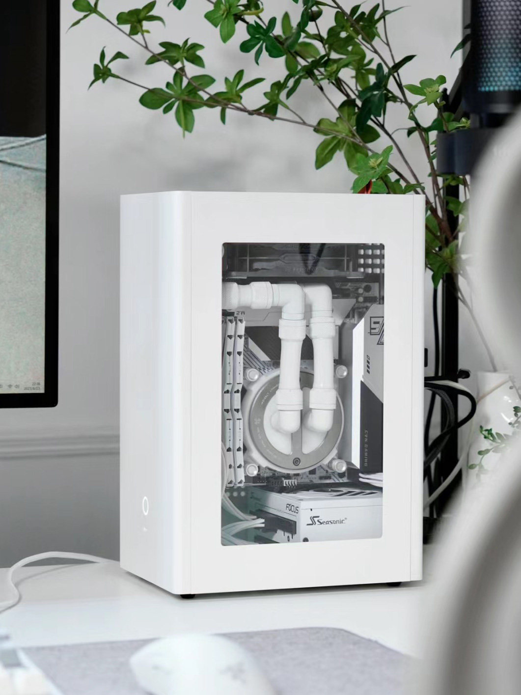 [Скоро поступит в продажу] Мини-корпус AKLLA A3 ITX с ЧПУ поддерживает мощность 120 вт для игр с водяным охлаждением. Изображение 1