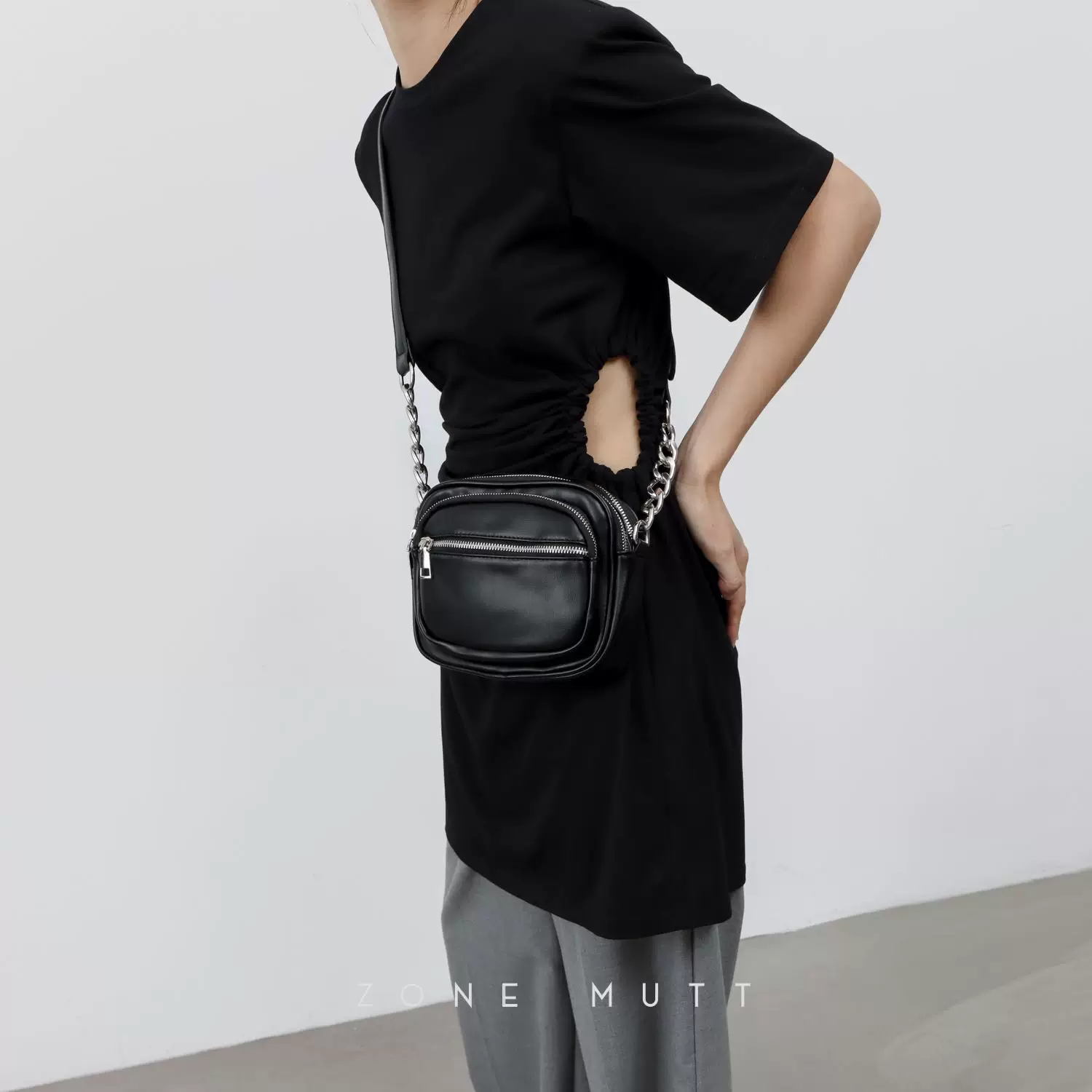 Camera with zipper, universal pillow, one-shoulder bag