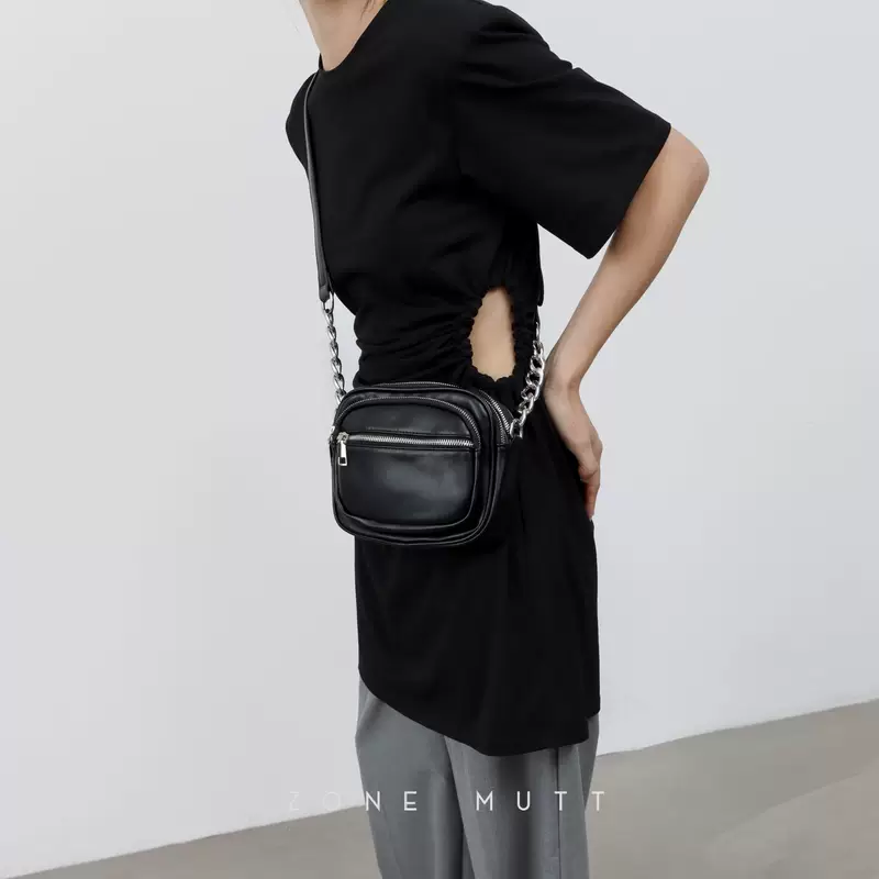 Camera with zipper, universal pillow, one-shoulder bag