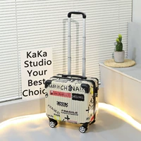 Окрашенные модель-белые буквы