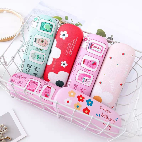 Производители поставляют мультфильм -кортикальные большие бокалы для застоя может быть напечатано на железной кожаной коже.