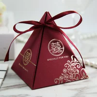 Круглый свадебный вино красный + винный красная лента - треугольная коробка