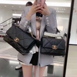 Классическая цепь на цепочке, сумка на одно плечо