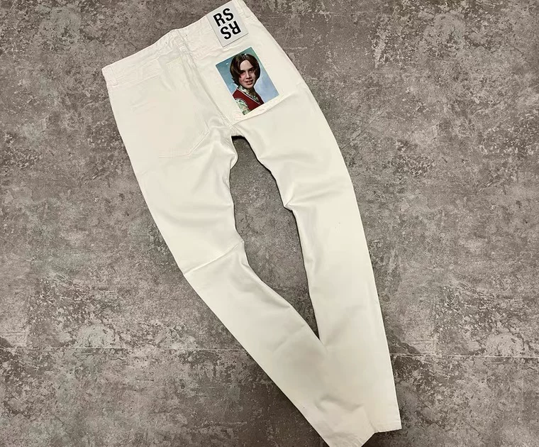 [SLUM King Fried] Raf Simons кожаная нашивка фото, расклешенные повседневные джинсы, разрушенные штаны, ноги
