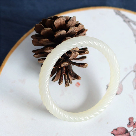 和田玉麻花镯子汉风白玉雕花玉镯绞丝圆条新疆料汉服古风拧丝清宫