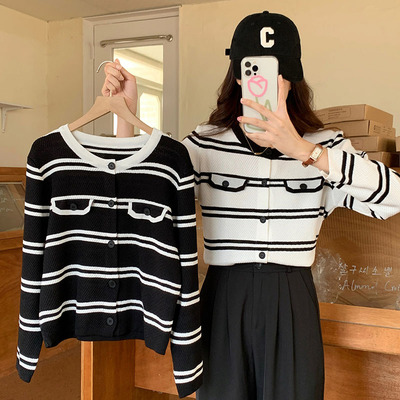 taobao agent Knitted demi-season cardigan, short jacket, for plus size ladies, fitted