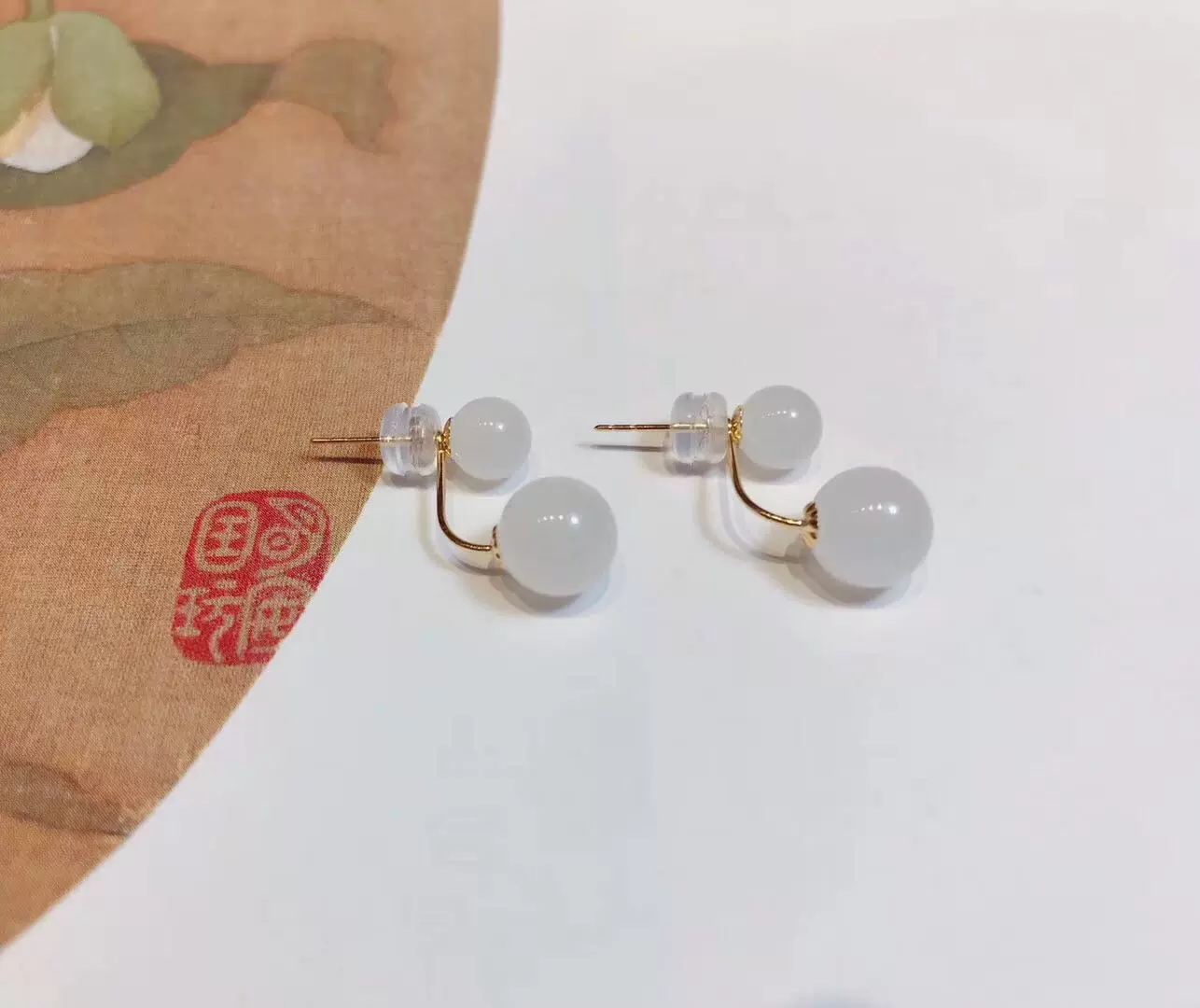 送料無料/プレゼント付♪ 和田玉 18k 耳环earring（奶白 milk white