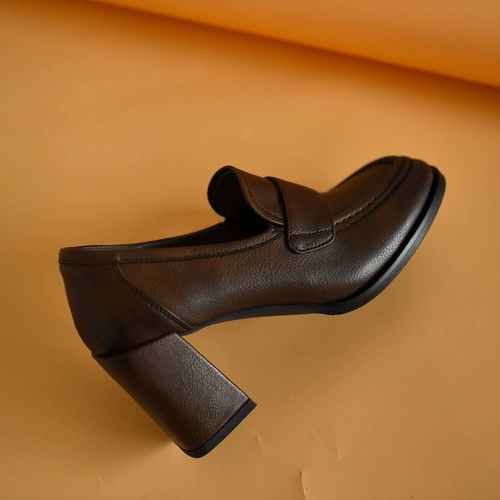 Белая обувь на высоком каблуке, туфли, лоферы, из натуральной кожи