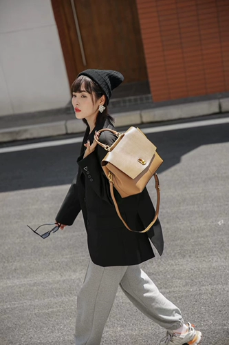 Головка слоя кожи с твердым цветом сумки