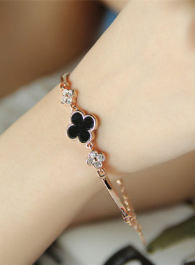 爱逛街为您找到女生手镯相关的宝贝,您可以在下面的板块中挑选喜欢的