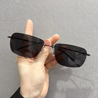 Черный и серый