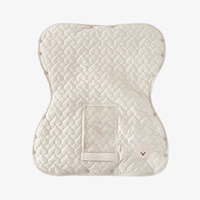 Белая тележка, руль, перчатки