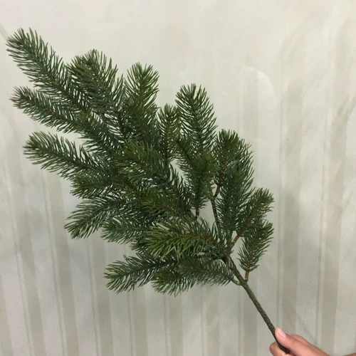 Имитационные сосновые ветви и кипарисовые ветви на стороне кипариса Cypress Bai Luo Han Pine Beauty Loaking Иглеты и сосна создают специальные сосновые ветви