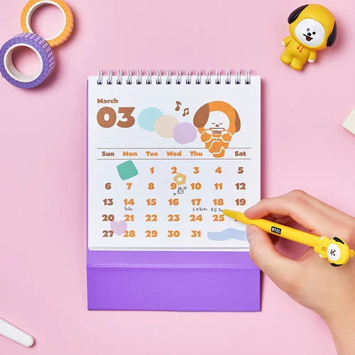 Южная Корея BTS BTS BT21 Календарь Календарь Мультипликационный настольный планы плана плана плана