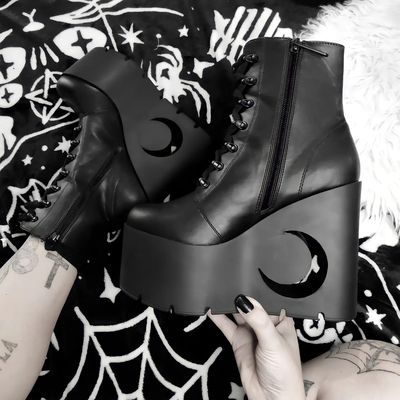 taobao agent Killstar Gothic Punk Motor Moon Hollow Black Leather Boot thick bottom high -heeled boots short boots