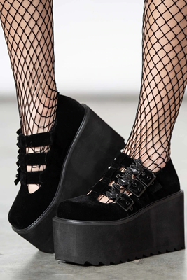 taobao agent Killstar retro Gothic black velvet thick base bat metal buckle lo shoe round head small black shoes single shoes