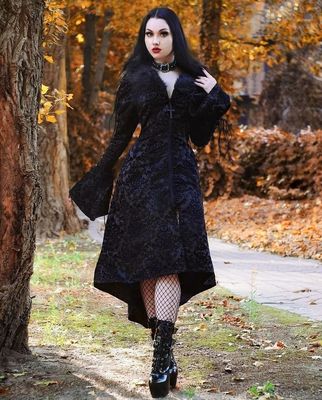 taobao agent Demi-season retro velvet black trench coat, Lolita style