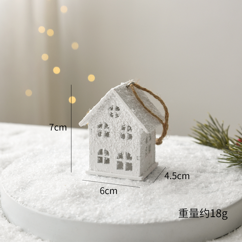 Small snow house pendant